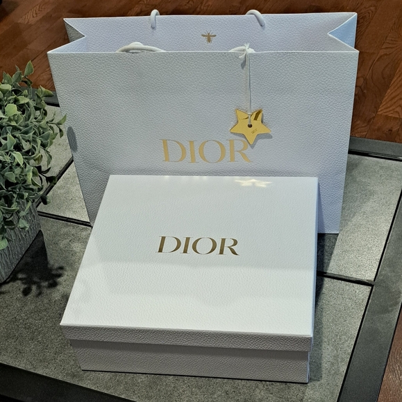 DIOR GIFT BOX/BAG - Picture 16 of 16